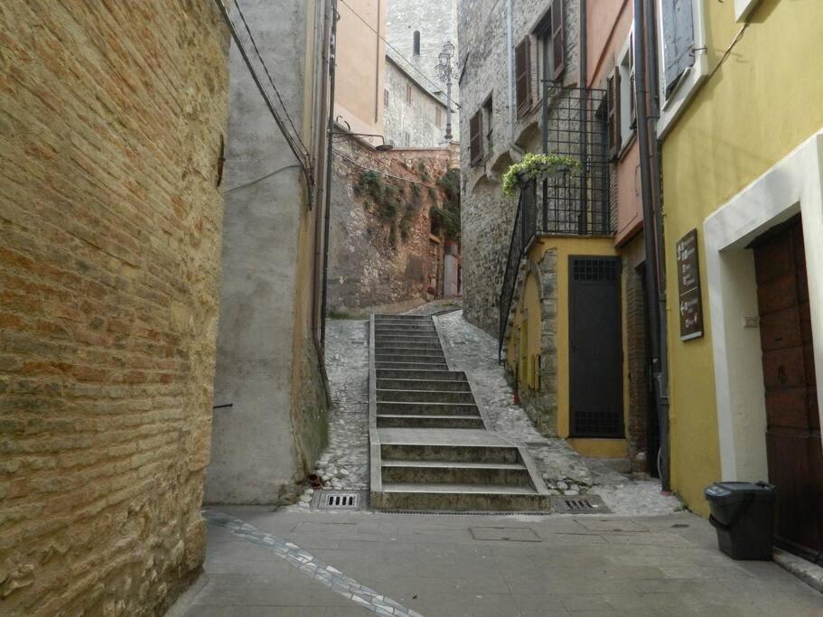 Апартаменты Casa Dell'Oliveto "Parcheggio Gratuito" Нарни Экстерьер фото